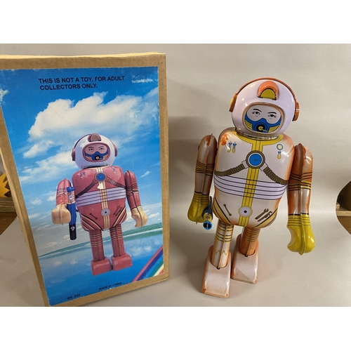 116 - Retro Tin Plate Robot with Box, 8