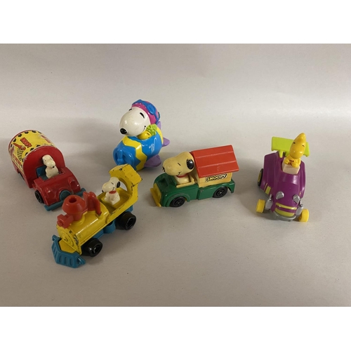 118 - 5 x Playworn Snoopy Vehicles