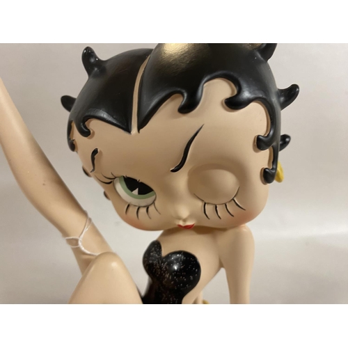 59 - Betty Boop with Leg Up, Boxed, 16cm