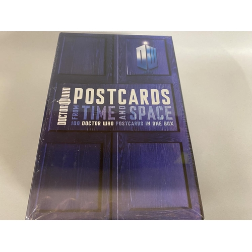 91 - Pack of 100 Dr Who Postcards in Tardis Box - New/Unopened