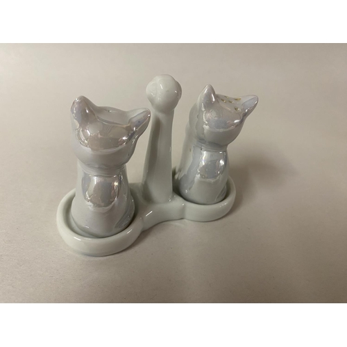 154 - Lustre 'Cat' salt & Pepper