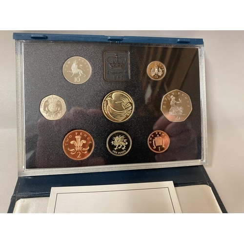 80 - 1995 Royal Mint Proof Coin Set inc Peace £2