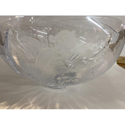 31 - Lennox Disney Winnie the Pooh & Friends Limited Edition Etched Crystal Bowl #1400/2500 - 9.25