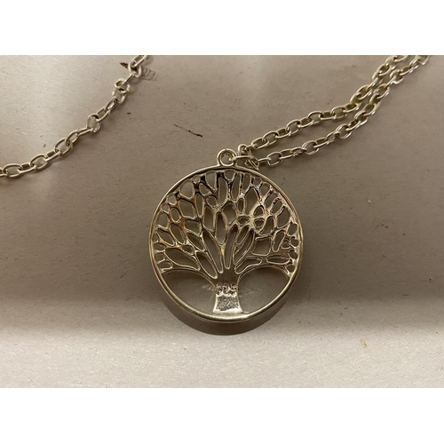 129 - 925 Silver & Tree of Life Pendant & Chain