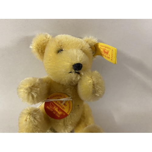 15 - Steiff Miniature Teddy (1984-5), 3