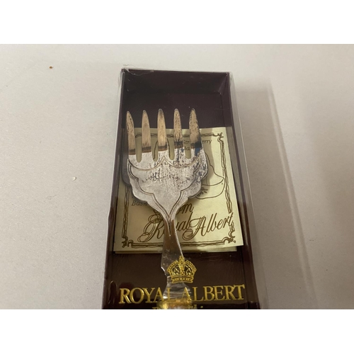 75 - Old Country Roses Pickle Fork - New