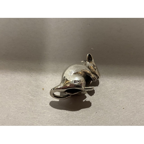 76 - 925 Silver Small Mouse Figure