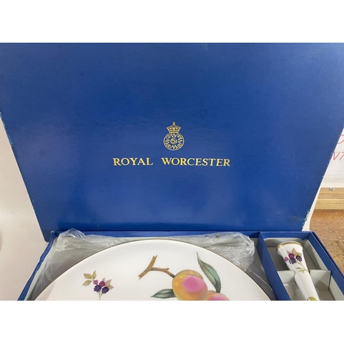 135 - Royal Worcester Arden Boxed Cake Plate & Server Set