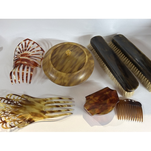 173 - 1930's Dressing Table Items inc. Bakelite