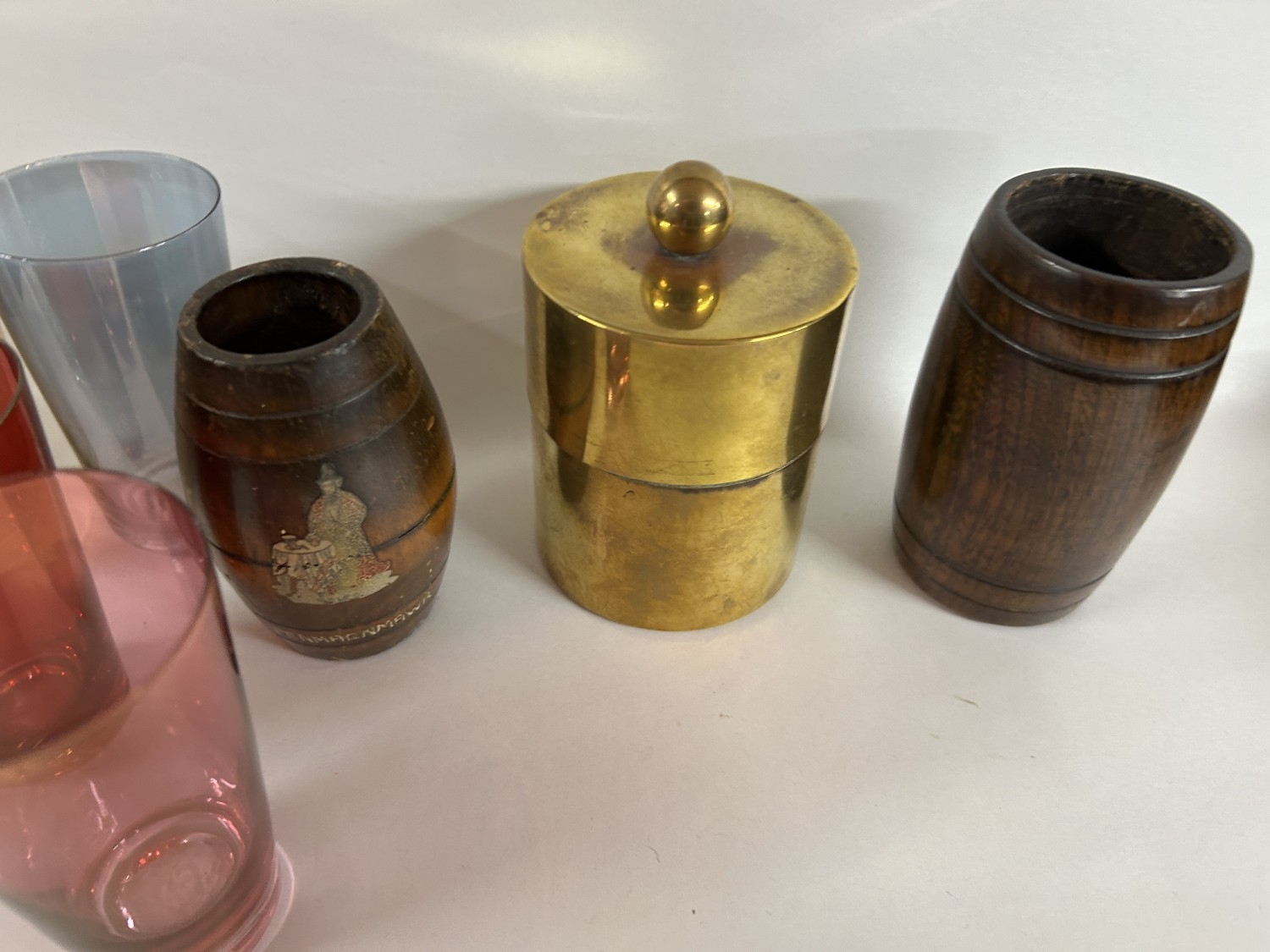5 x 10cm Lustre Beakers, 2 x Treen Pots & Brass Caddy