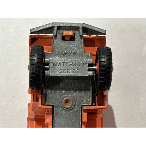 161 - Matchbox #28 - Mack Dump Truck