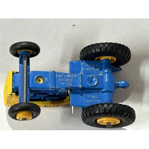 232 - Matchbox #39 - Ford Tractor