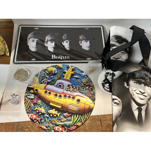 49 - 6 x Beatles Items - Signs, Badges, Bag, Coin