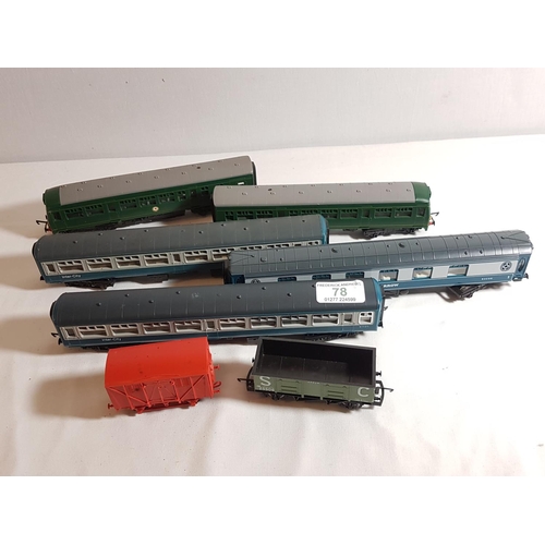 78 - 5 un-boxed carriages & 2 rolling stock