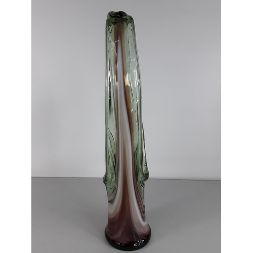 37 - Art glass centerpiece approx 45 cm tall