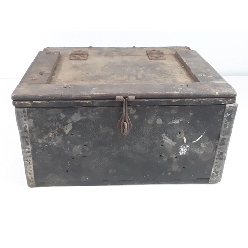 447 - Vintage wooden box