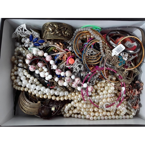 114 - Box of costume jewellery