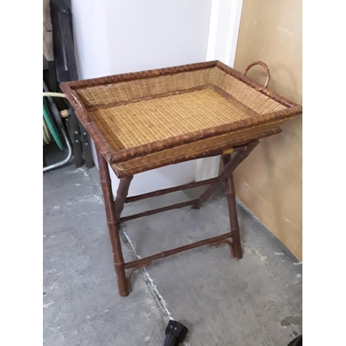 332 - Wicker tray with stand