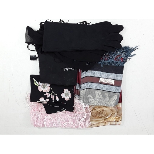 118 - Qty of various scarves, gloves etc