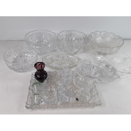 394 - Qty of various glass and cut glass