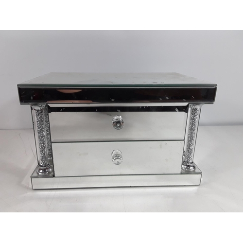 40 - Mirrored jewellery box