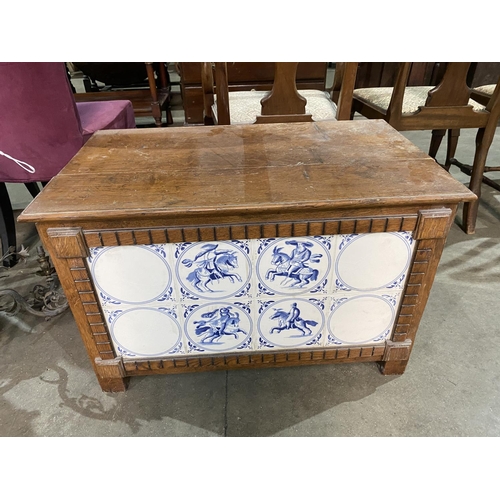 109 - OAK BLANKET BOX WITH TILED DECORATION