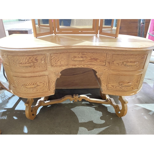 21 - PINE KIDNEY SHAPED DRESSING TABLE WITH CARVED WOODEN BASE AND TRIPPLE MIRROR