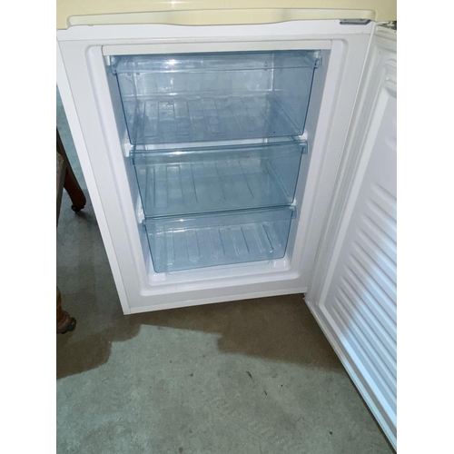 40 - LOGIK FRIDGE FREEZER