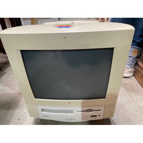 APPLE MACINTOSH PERFORMA 5200 COMPUTER (M3046) AND PRINTER APPLE MACINTOSH PERFORMA 5200 COMPUTER (M3046) AND PRINTER