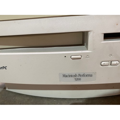 APPLE MACINTOSH PERFORMA 5200 COMPUTER (M3046) AND PRINTER APPLE MACINTOSH PERFORMA 5200 COMPUTER (M3046) AND PRINTER