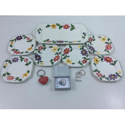 184 - Sandwich set and keyrings