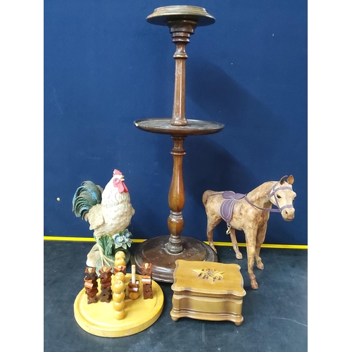 211 - Woodenware and animal figures