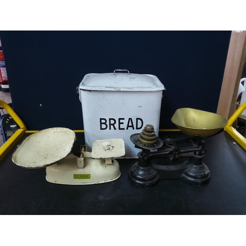 212 - 2 x scales and weights and an enamel bread bin