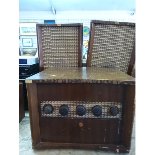 461 - Wooden cased Garrard record deck and speakers