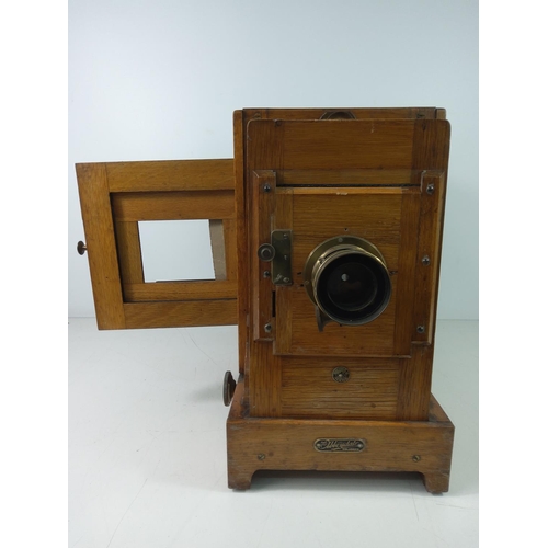 99 - Oak cased epidiascope
W.53cm x H.40cm x D.23cm