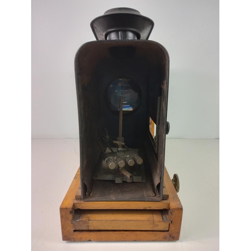 99 - Oak cased epidiascope
W.53cm x H.40cm x D.23cm