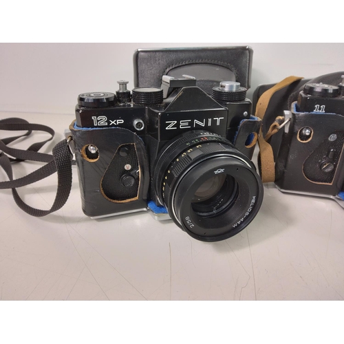 118 - 3 vintage cameras