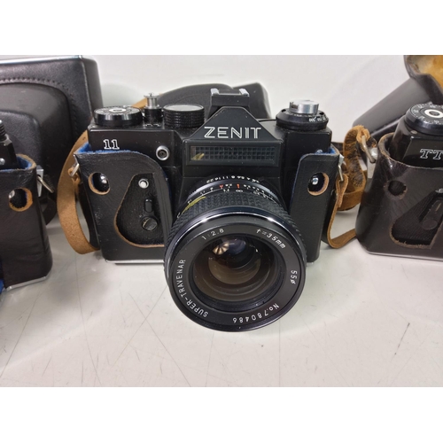 118 - 3 vintage cameras