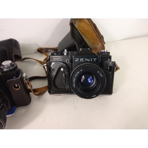 118 - 3 vintage cameras