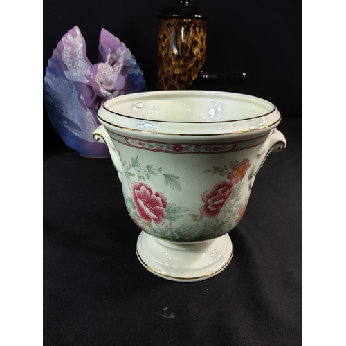 182 - China and planters