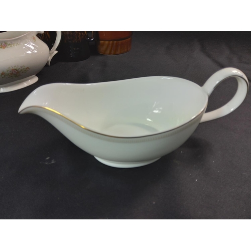 182 - China and planters