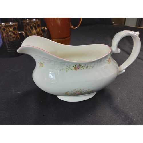 182 - China and planters