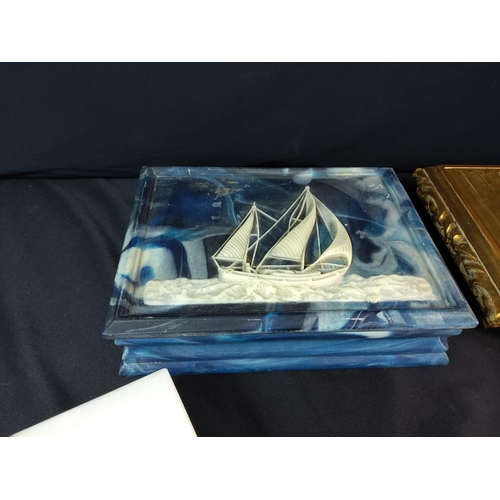 189 - 4 trinket pots