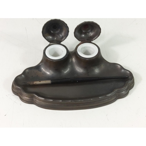 199 - Ink stand and divers helmet paperweight