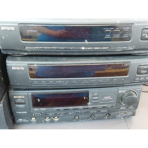 300 - Aiwa hifi and speakers