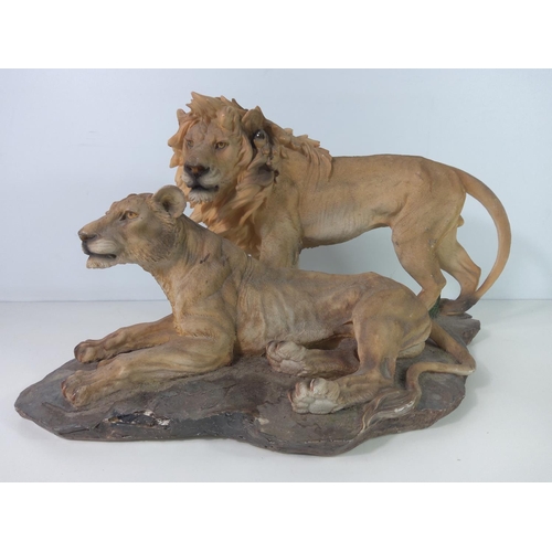 352 - Large lion figure