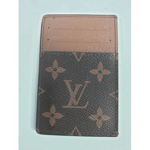 454 - Card wallet (no particular brand)