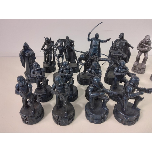 517 - Star Wars chess set