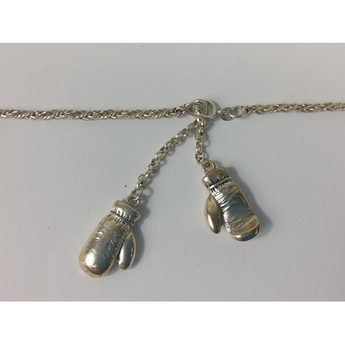 422 - Silver boxing gloves on a silver chain, 26.1g