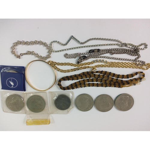 427 - Coins and jewellery including Victorian silver coin